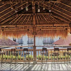 https://nuka-beach-inn.ubudhotelsnow.com